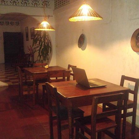 Casa Nica Leon Hostel Extérieur photo