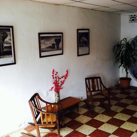 Casa Nica Leon Hostel Extérieur photo