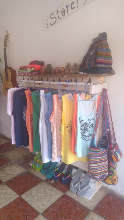 Casa Nica Leon Hostel Extérieur photo