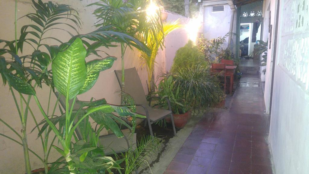 Casa Nica Leon Hostel Extérieur photo
