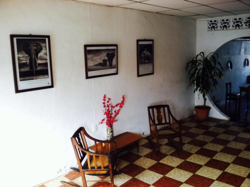 Casa Nica Leon Hostel Extérieur photo